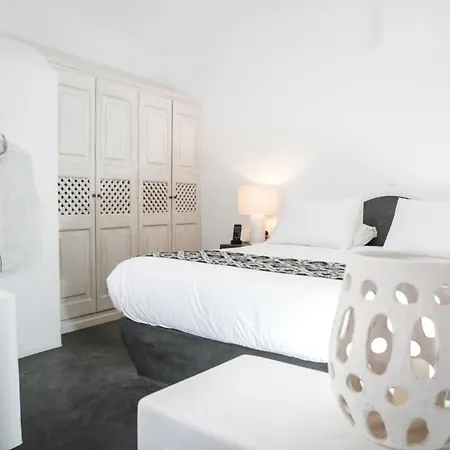 Luxury Santorini Ocean Breeze 2 Bedrooms Sea & Caldera Views Thólosz